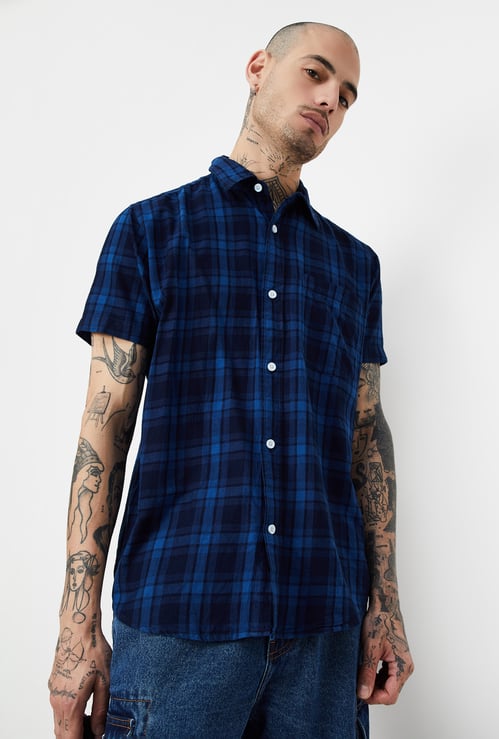 Men Regular Fit Checked Shirt