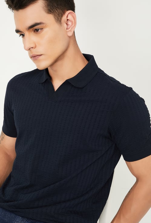 Men Textured Johnny Collar T-shirt