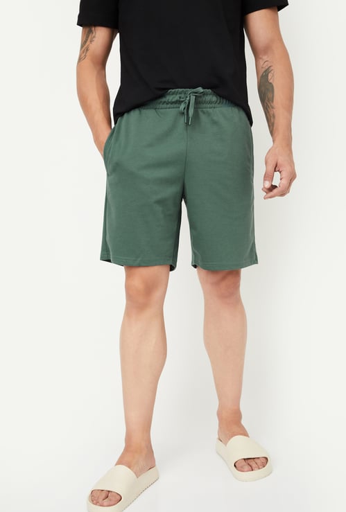 Men Solid Knit Shorts