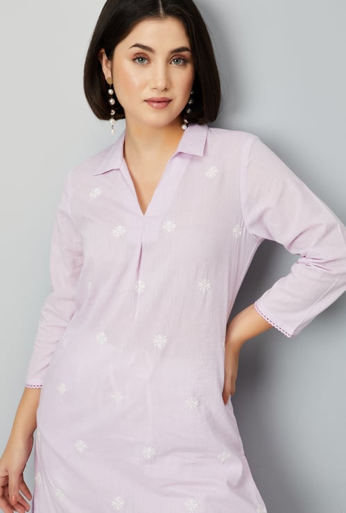 Women Floral Embroidered Straight Kurta