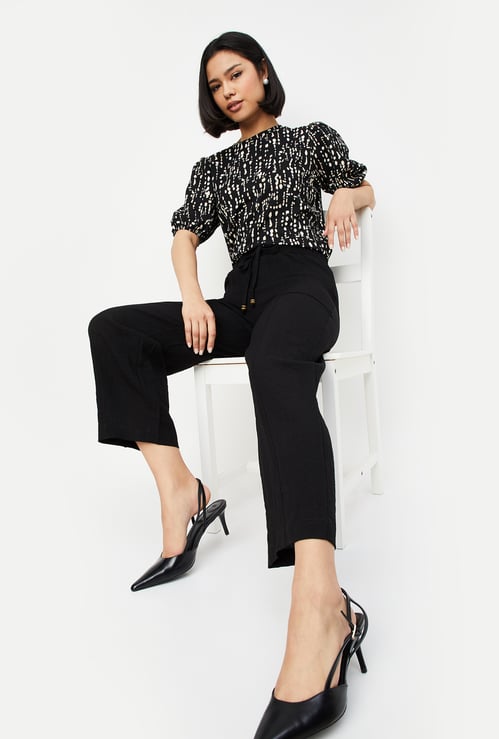 Women Textured Wide-Leg Trousers
