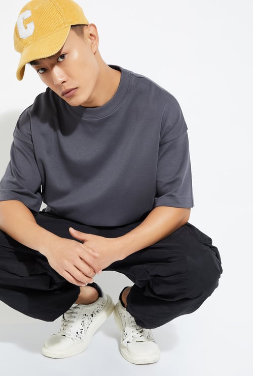 URB_N Men Solid Boxy Fit T-shirt