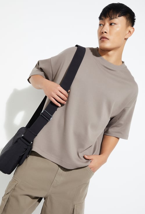 URB_N Men Solid Boxy Fit T-shirt