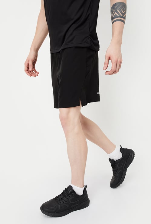 Men Solid Regular Fit Sports Shorts