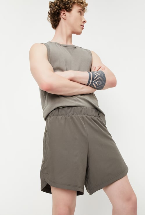 Men Solid Regular Fit Sports Shorts