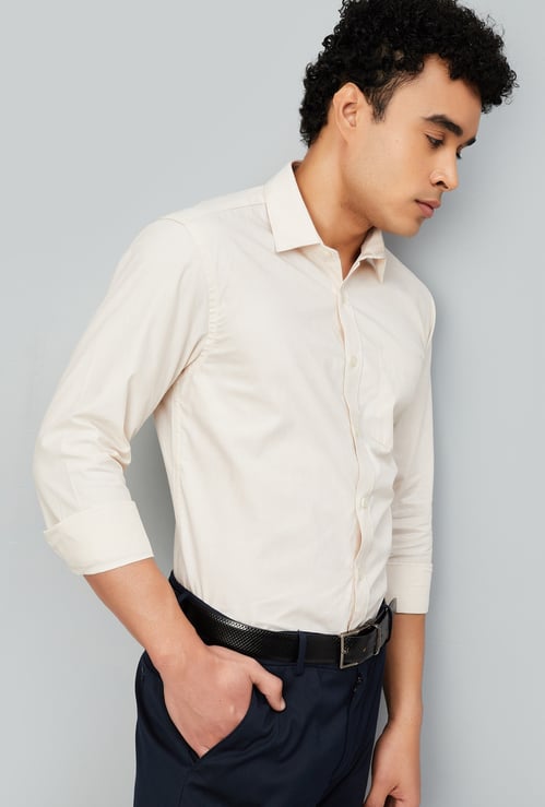 Men Solid Slim Fit Formal Shirt