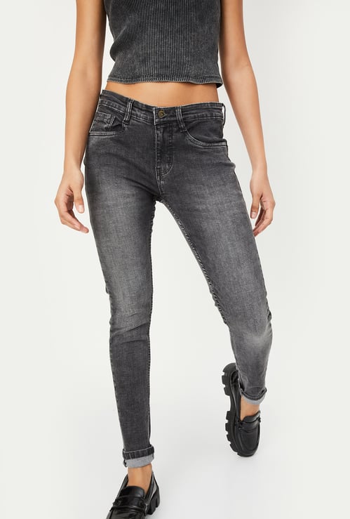 Women Skinny Fit Push-Up Jeans