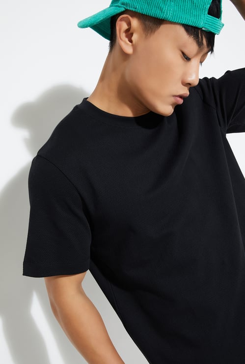URB_N Men Textured T-shirt