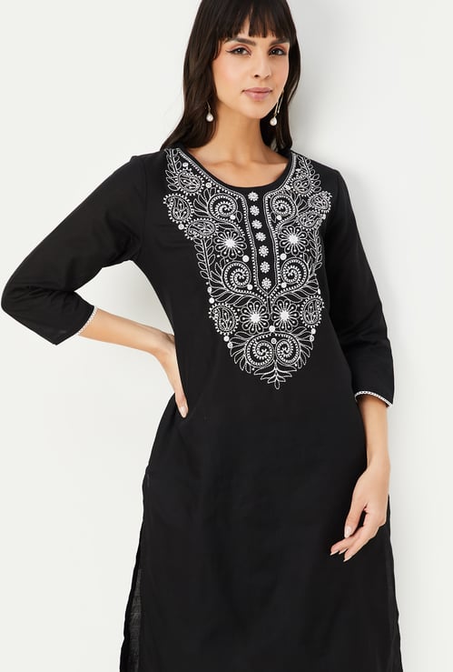 Women Embroidered Straight Kurta