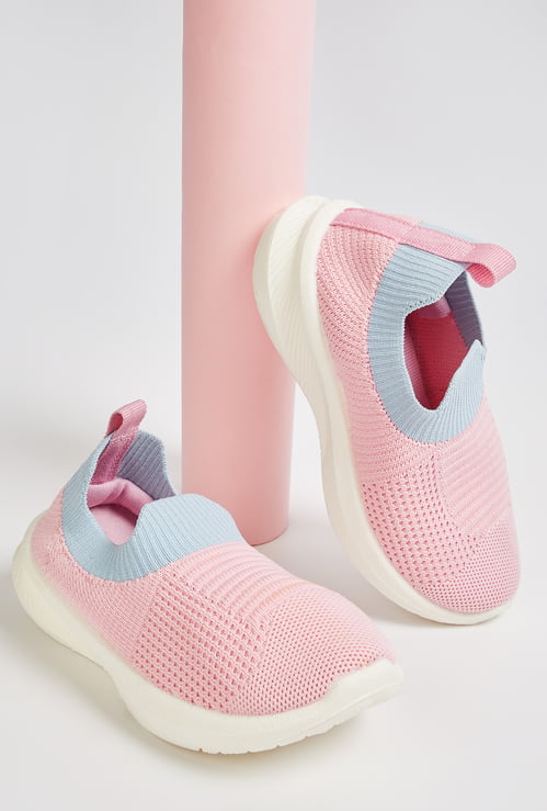Girls Mesh Slip-On Sports Shoes