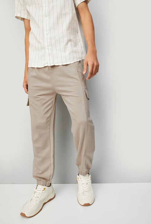 Men Solid Cargo Joggers