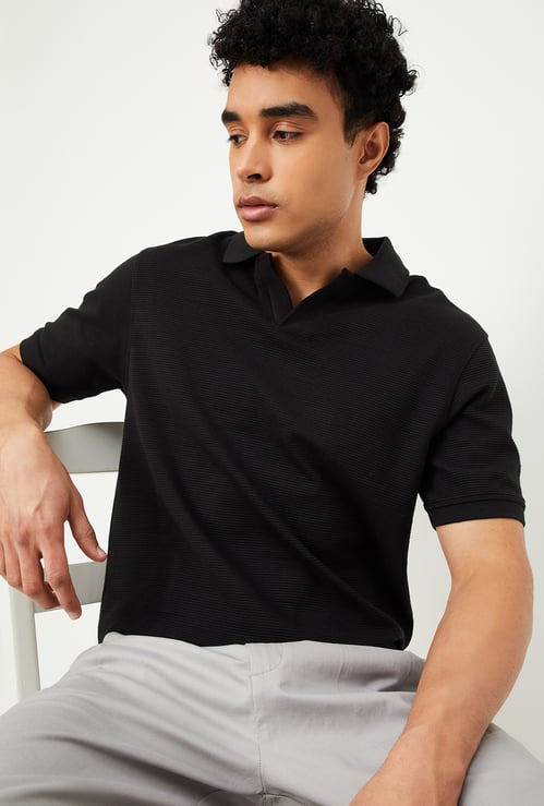 Men Textured Johnny Collar T-shirt