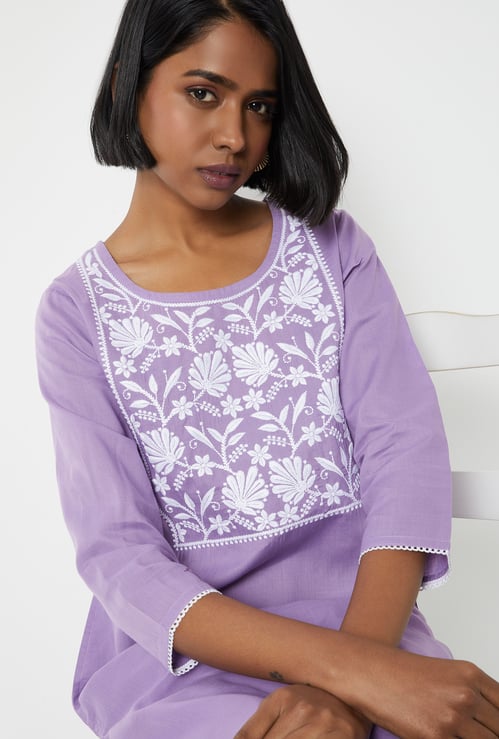 Women Embroidered Straight Kurta