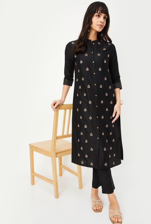 Women Embroidered Straight Kurta