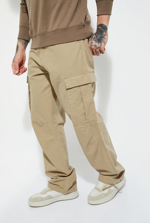 URB_N Men Textured Cargos