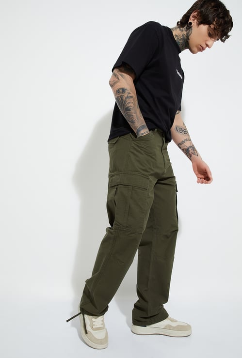 URB_N Men Textured Cargos