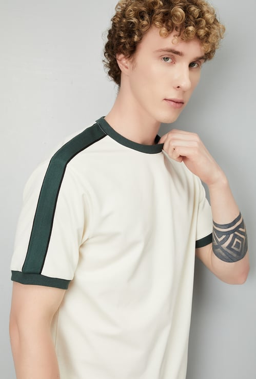 Men Solid Side Taped T-shirt