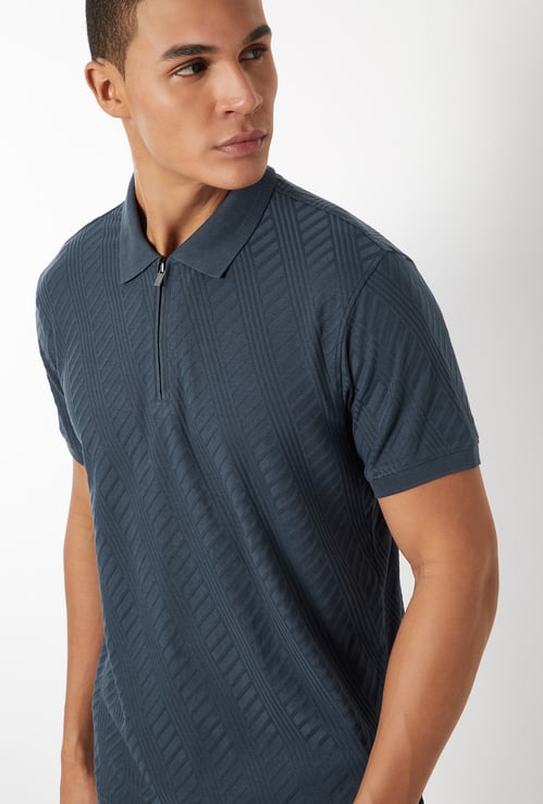 Men Textured Regular Fit Polo T-shirt