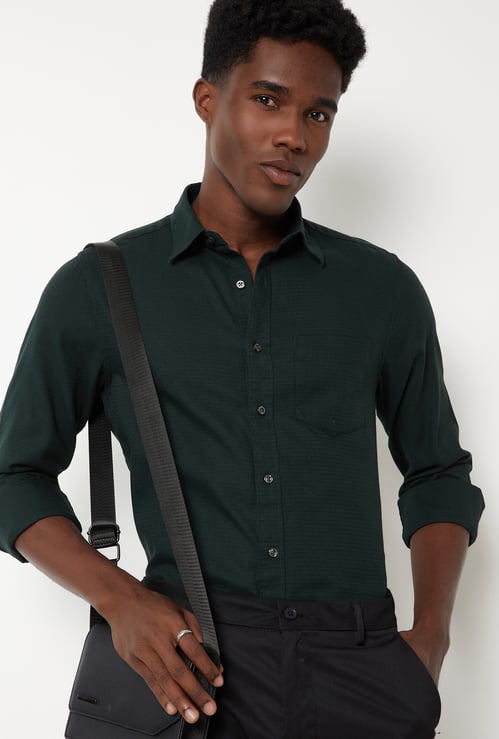 Men Textured Slim Fit Shirt
