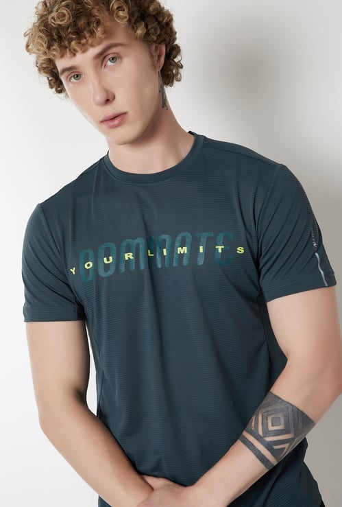 Men Printed Slim Fit Sports T-shirt