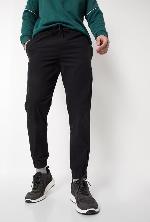Men Textured Slim Fit Sports Joggers