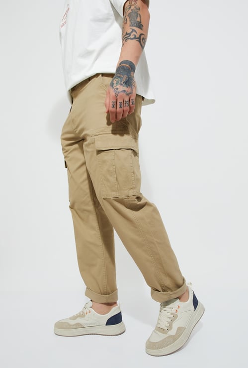 URB_N Men Solid Relaxed Fit Cargo Trousers
