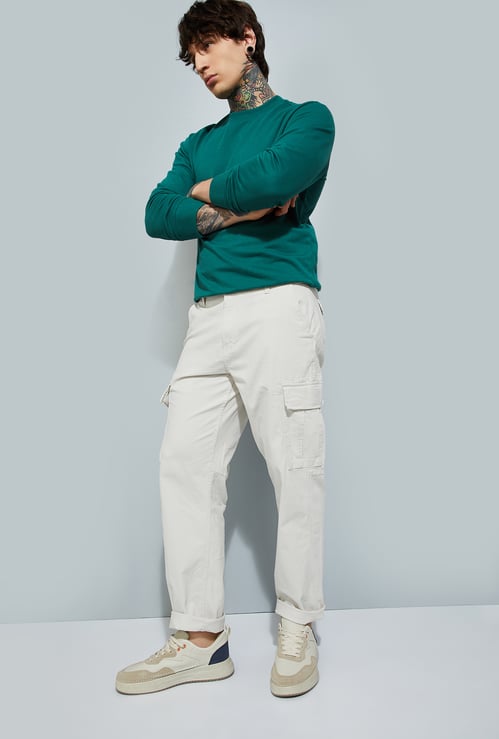 URB_N Men Solid Relaxed Fit Cargo Trousers