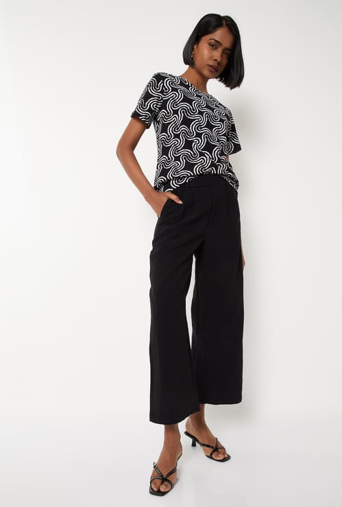 Women Textured Crop Trousers