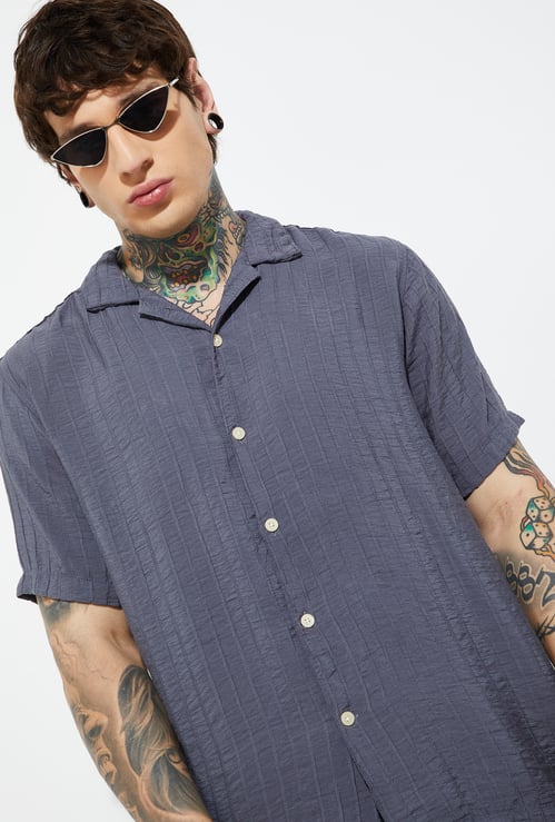URB_N Men Textured Regular Fit Resort Shirt