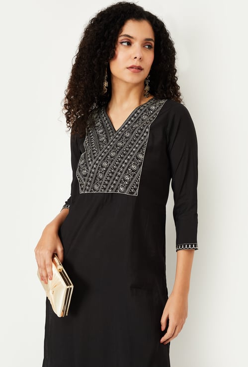 Women Embroidered Straight Kurta Set