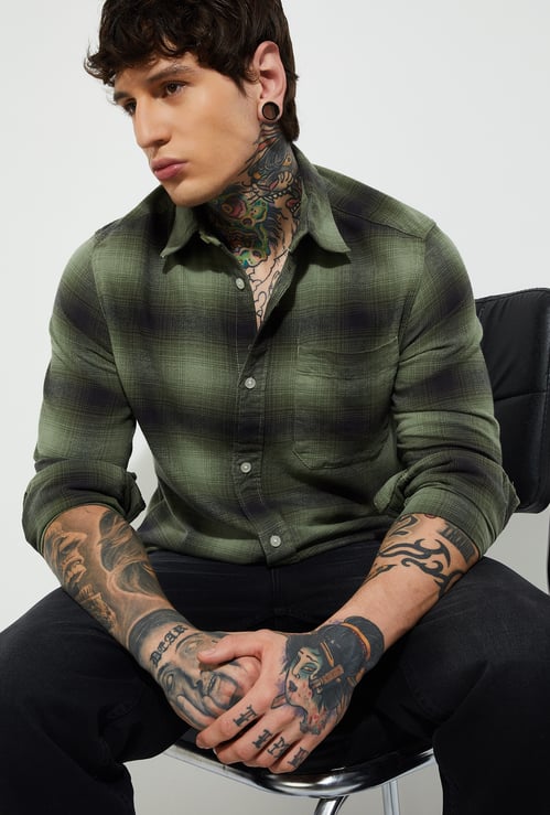 URB_N Men Checked Regular Fit Shirt