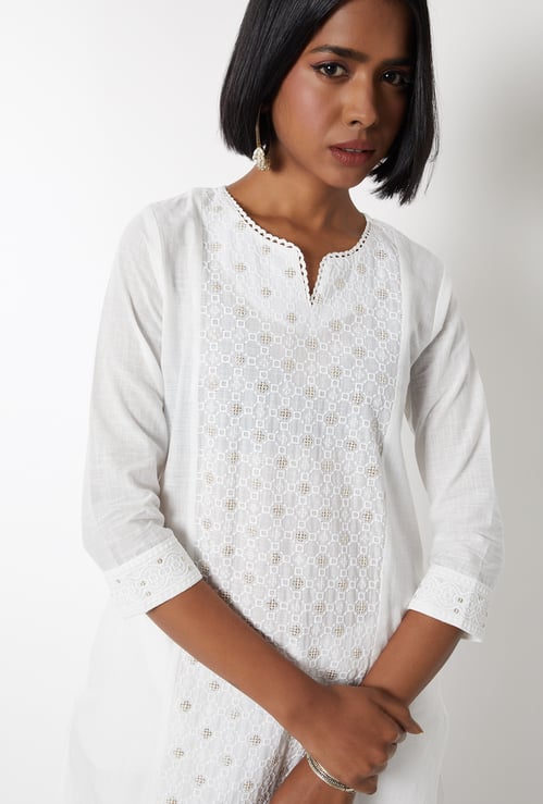 Women Embroidered Straight Kurta