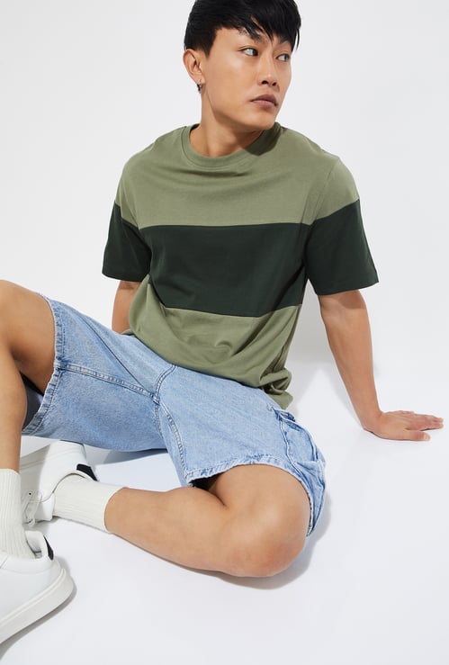 URB_N Men Colourblocked T-shirt