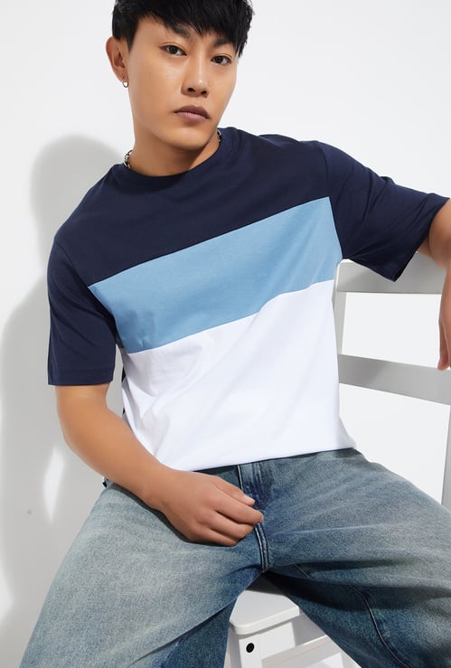 URB_N Men Colourblocked T-shirt