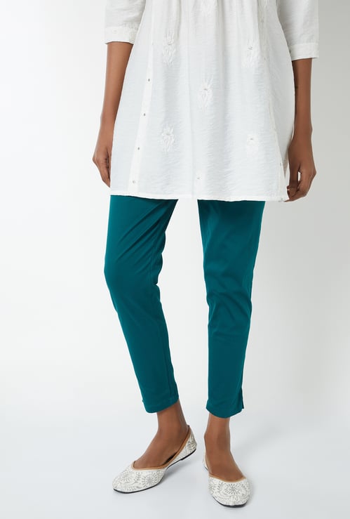 Women Solid Straight Pants