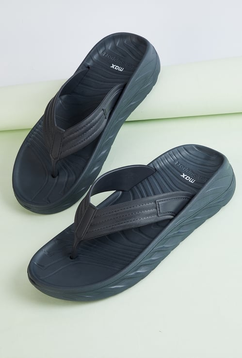 Men Textured Flip Flops