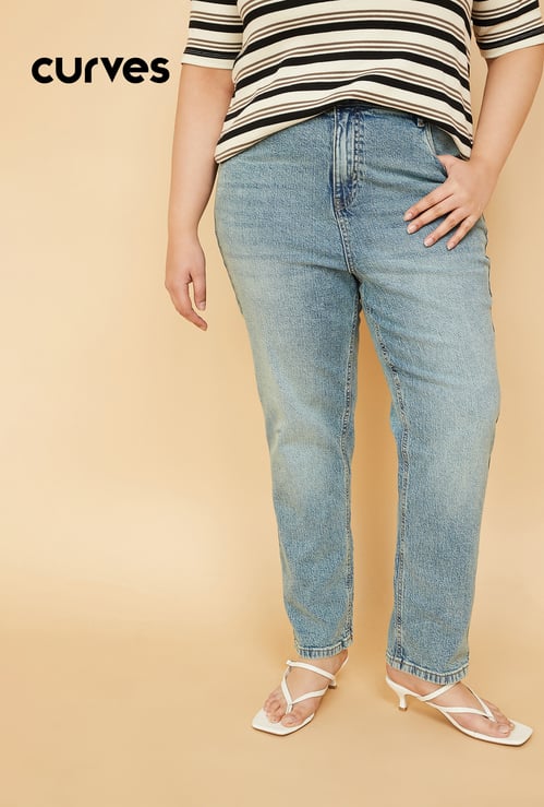 Women Washed Straight Fit Jeans