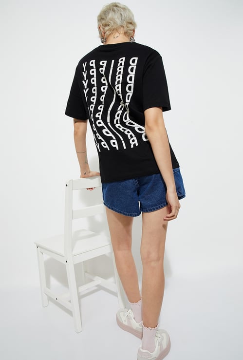 URB_N Women Back Print Relaxed Fit T-shirt