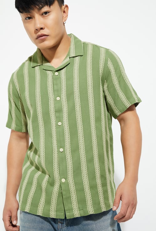 URB_N Men Embroidered Regular Fit Shirt