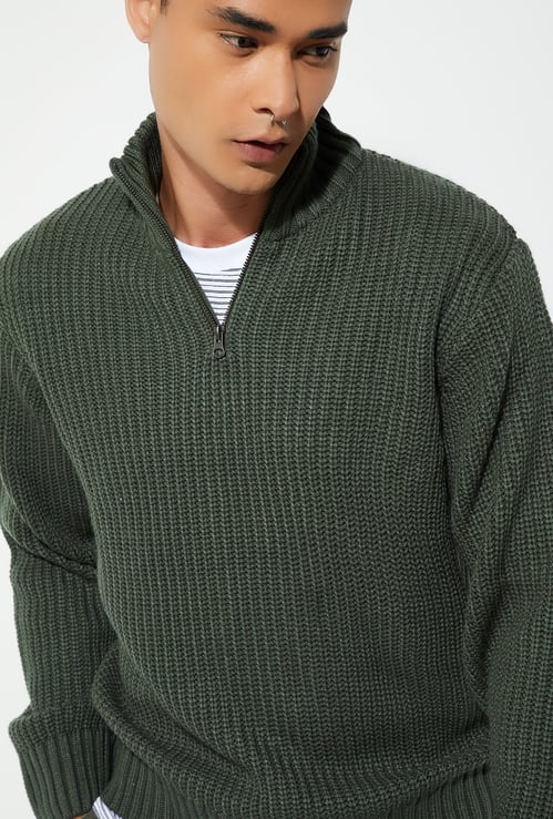 URB_N Men Solid Knit Sweater