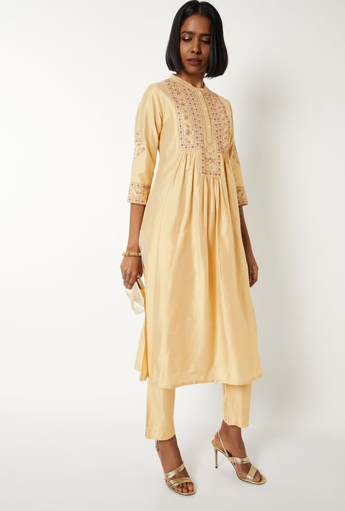 Women Embroidered Straight Kurta Set