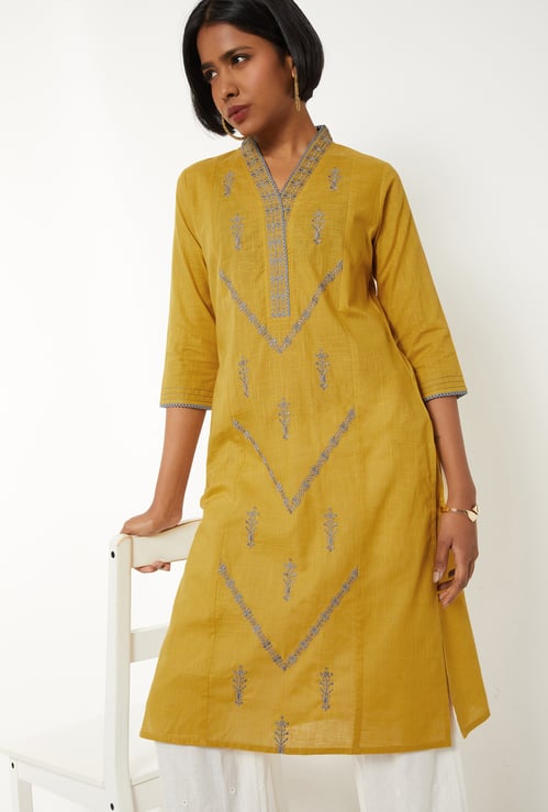 Women Embroidered Straight Kurta