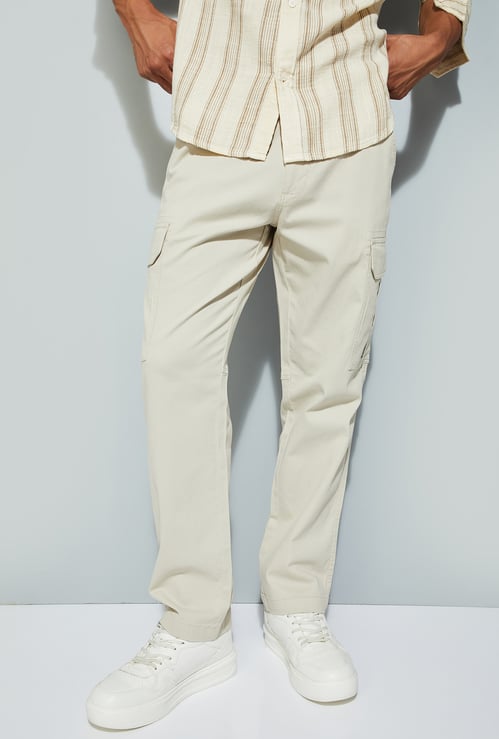 URB_N Men Solid Relaxed Fit Cargos
