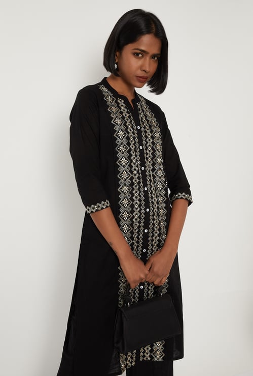 Women Embroidered Straight Kurta