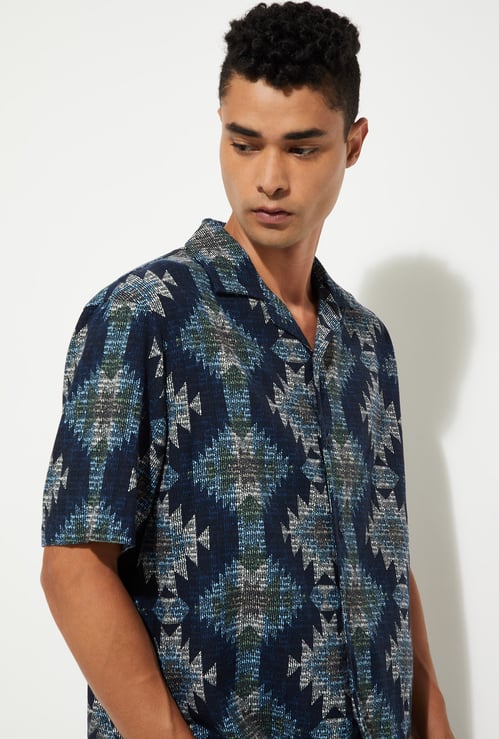 URB_N Men Geometric Print Regular Fit Shirt