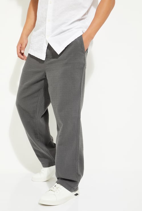 Men Solid Woven Pull-On Pants