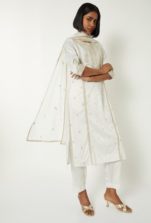 Women Embroidered Straight Kurta Set