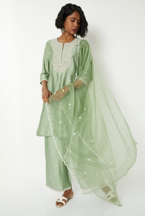 Women Embroidered Straight Kurta Set