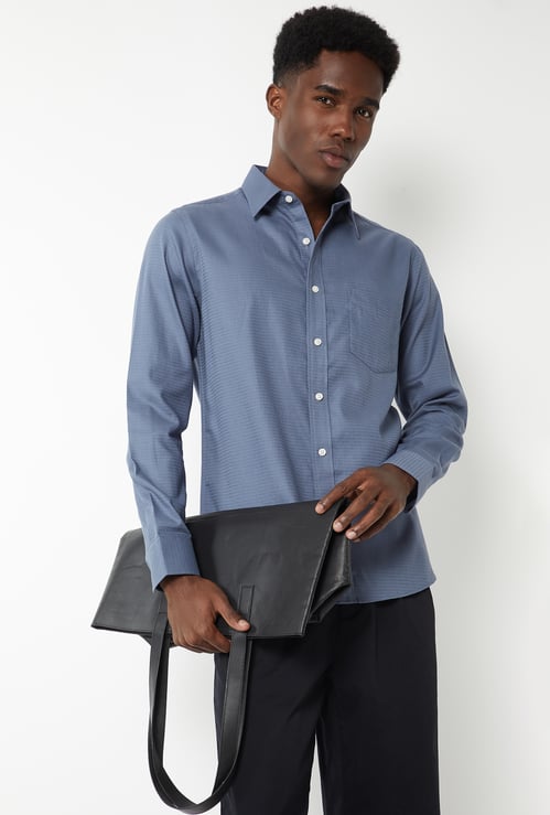 Men Solid Slim Fit Shirt