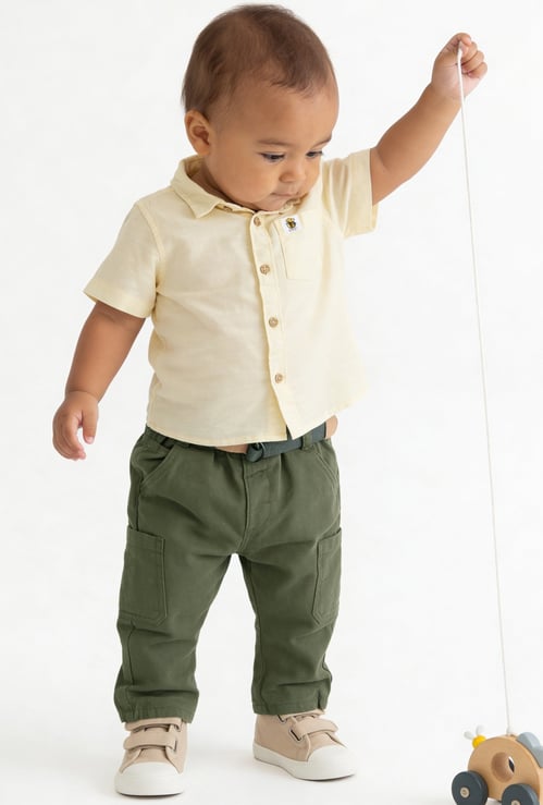 Boys Solid Regular Fit Cargos